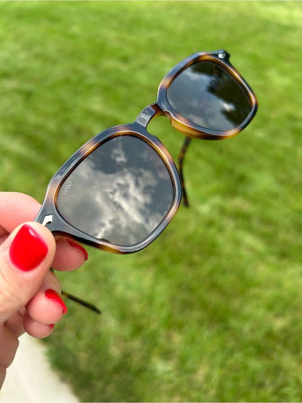 WMP Eyewear Francis Square Polarized Tortoiseshell Sunglasses Keyhole Bridge